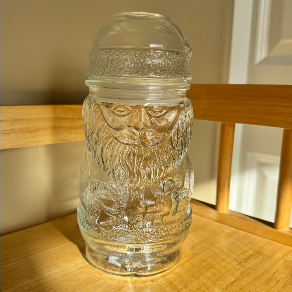 Santa Claus Clear Glass Libbey Jar with Plastic Seal Lid/Made in Canada